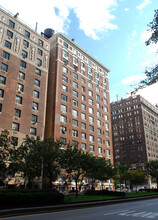 1045 Park Ave in New York, NY - Building Photo - Building Photo