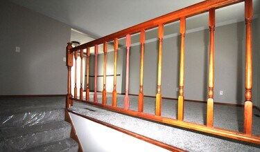 5071 Albany Dr in Columbus, OH - Foto de edificio - Building Photo