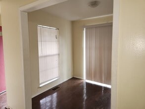 632 B Normal Park Dr in Huntsville, TX - Building Photo - Building Photo