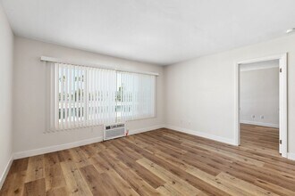 4860 Rolando Ct in San Diego, CA - Building Photo - Building Photo