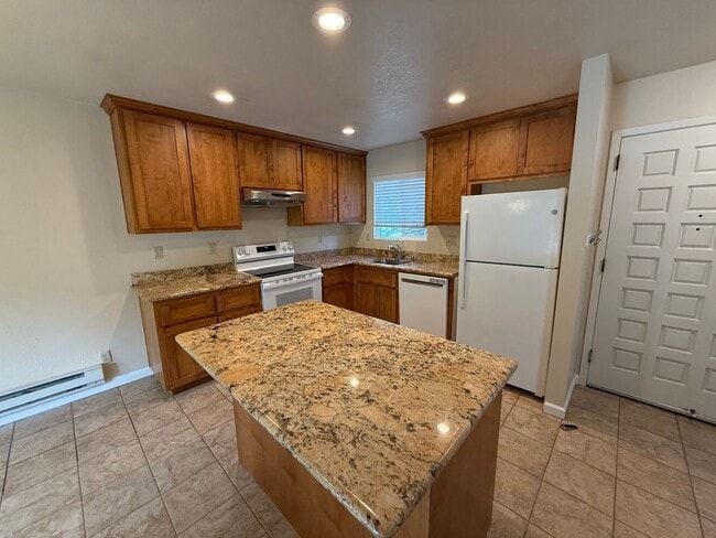 15895 Blossom Hill Rd