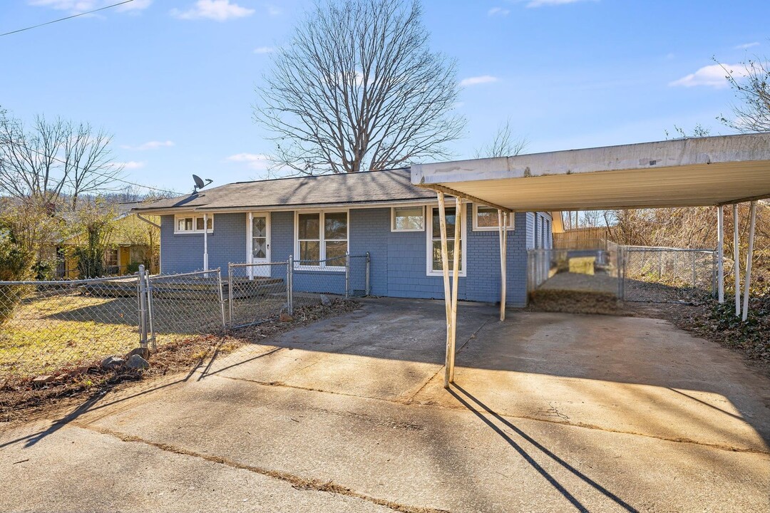 34 Jeffress Ave in Asheville, NC - Building Photo