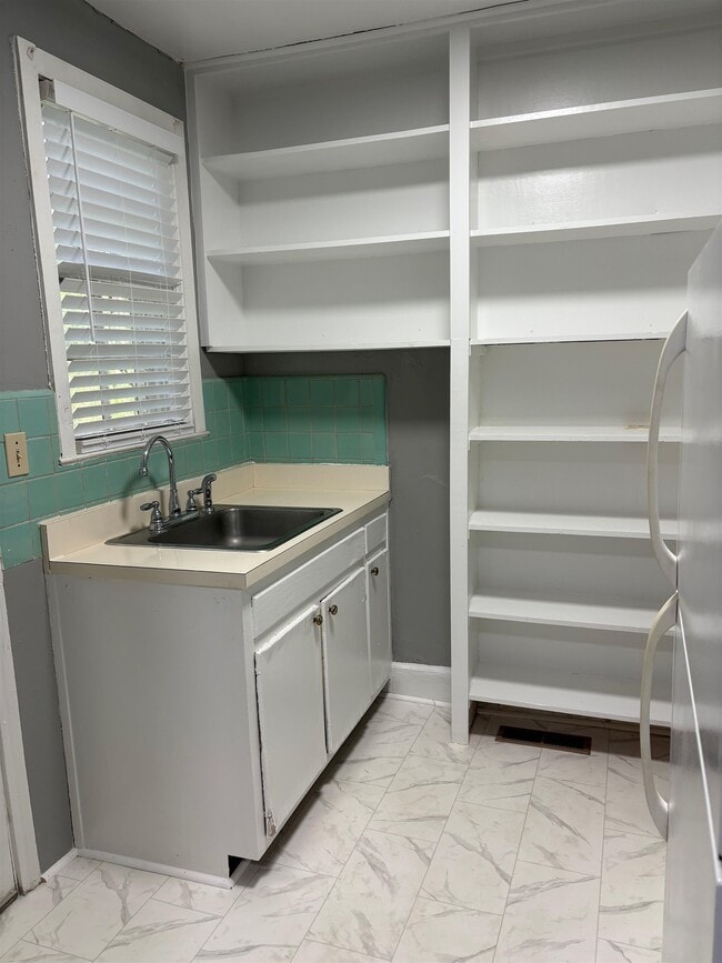 1338 Colonial Dr in Tallahassee, FL - Building Photo - Building Photo