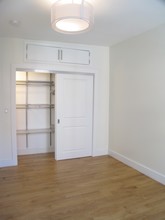 158 W 9th St in Brooklyn, NY - Foto de edificio - Building Photo