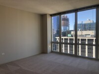 225 W Washington St, Unit 2705 in Chicago, IL - Building Photo - Building Photo