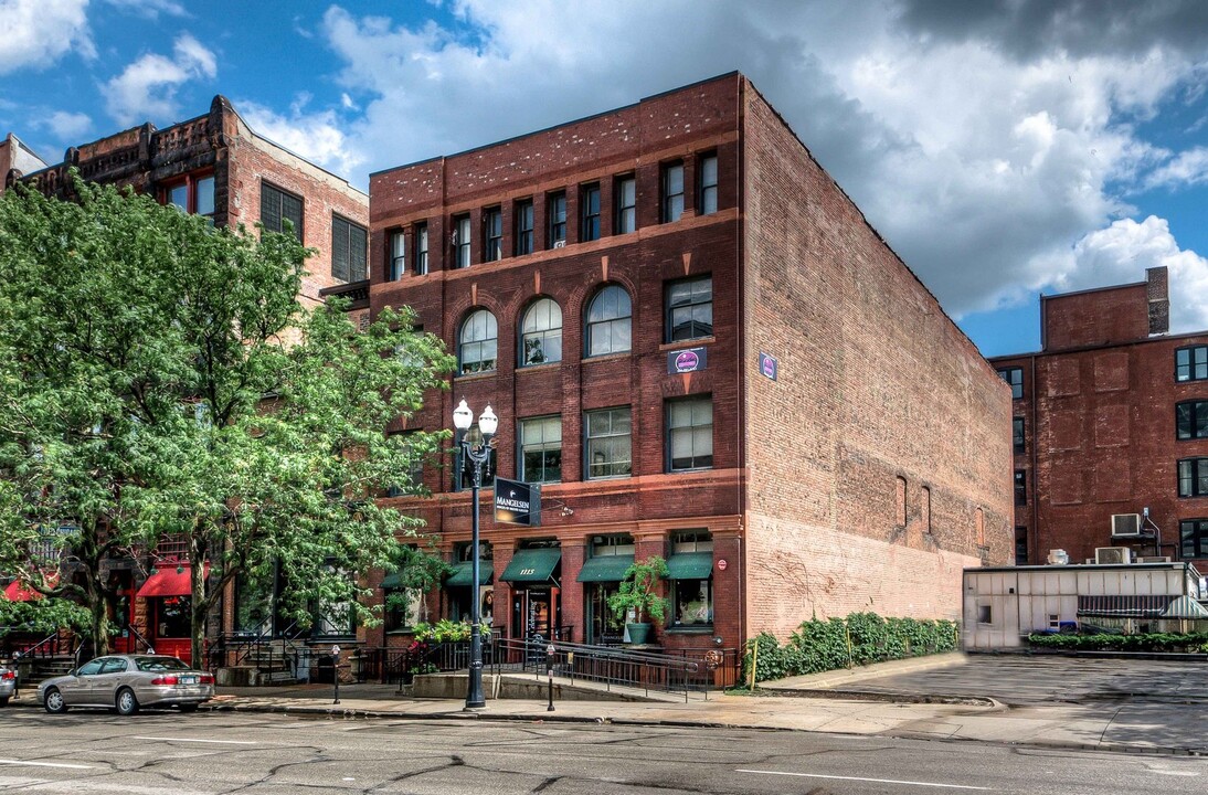 1115 Harney Street in Omaha, NE - Foto de edificio