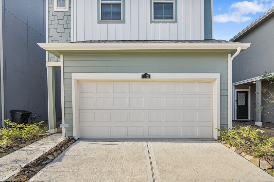 11926 Briarwood Hill Way in Houston, TX - Building Photo