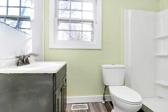 1208 Saratoga Dr in Charlotte, NC - Building Photo - Building Photo