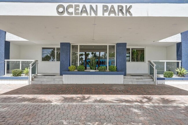6450 Collins Ave, Unit 1204 in Miami, FL - Building Photo - Building Photo
