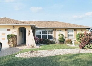 1405 SE 14th Terrace in Cape Coral, FL - Building Photo - Building Photo
