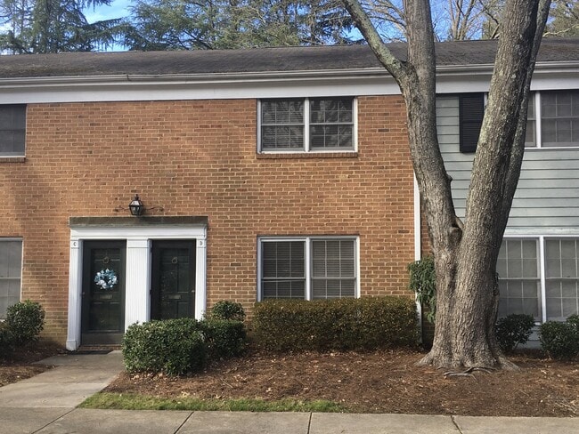 property at 621 Gunston Ct