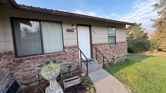 property at 990 Highline Dr