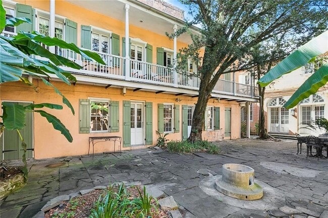 1112 Royal St, Unit A in New Orleans, LA - Foto de edificio - Building Photo