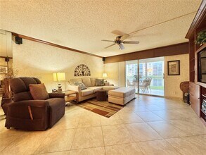 200 SE 5th Ave in Dania Beach, FL - Building Photo - Building Photo