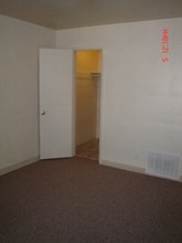 Lone Tree Apartments in Reno, NV - Building Photo - Building Photo