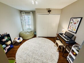 2060 Rockstone Ln in New Brighton, MN - Foto de edificio - Building Photo