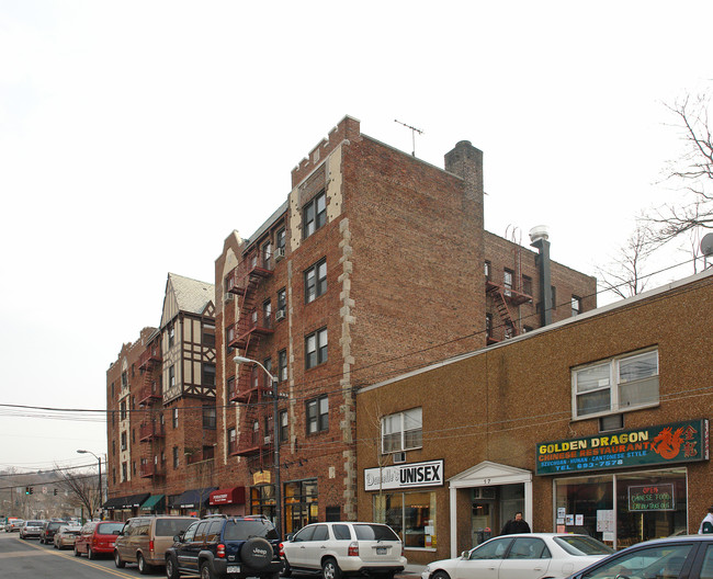 Dobbs Ferry Manor in Dobbs Ferry, NY - Building Photo - Building Photo