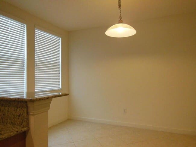 590 Amador Ln in West Palm Beach, FL - Building Photo - Building Photo