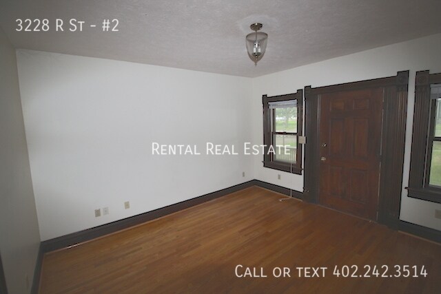 3228 R St in Lincoln, NE - Building Photo