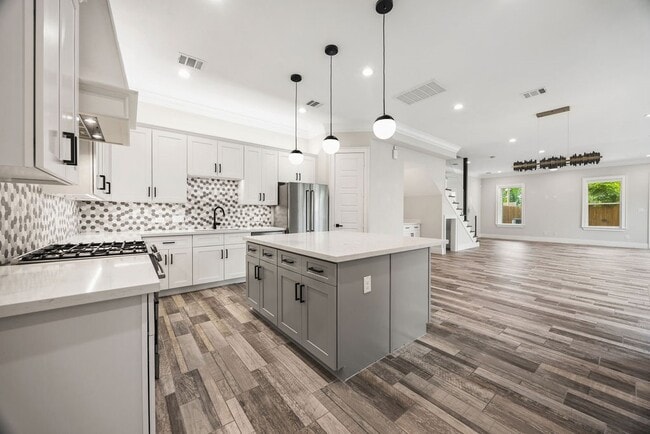 property at 518 E 40th St