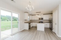 107 Sawyer Ln photo'