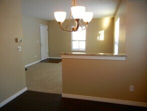 1869 S Lee St in Lakewood, CO - Foto de edificio - Building Photo