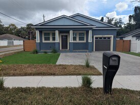 8217 N Brooks St in Tampa, FL - Building Photo