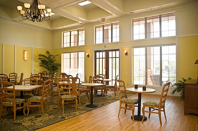 Mariposa at Reed Road 55+ Apartment Homes in Houston, TX - Foto de edificio - Building Photo