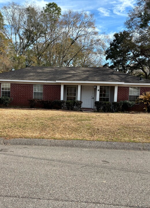 1325 Lexington Way in Mobile, AL - Building Photo