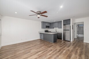 14628 Delano in Van Nuys, CA - Building Photo