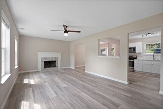 85 Blue Heron Ct in Richmond Hill, GA - Building Photo - Building Photo