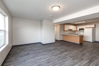 Miller Avenue Estates in Cedar Rapids, IA - Foto de edificio - Interior Photo