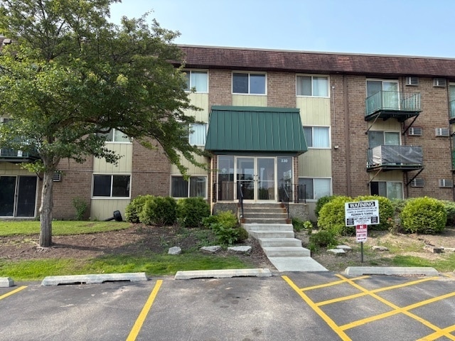 property at 240 Springhill Dr