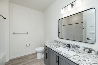 Silver Lake Crossing in Rochester, MN - Foto de edificio - Interior Photo