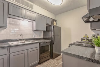 Oasis in Dallas, TX - Building Photo - Interior Photo