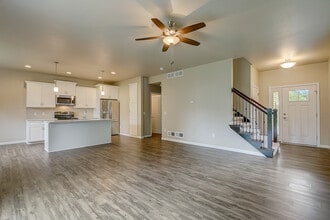 714 Bristol Bay, Unit 712 in Waunakee, WI - Foto de edificio - Building Photo