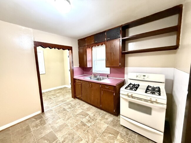 306 N Neshoba St in Tishomingo, OK - Building Photo - Building Photo