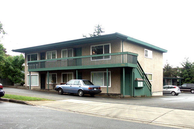 Houghton II Apartments