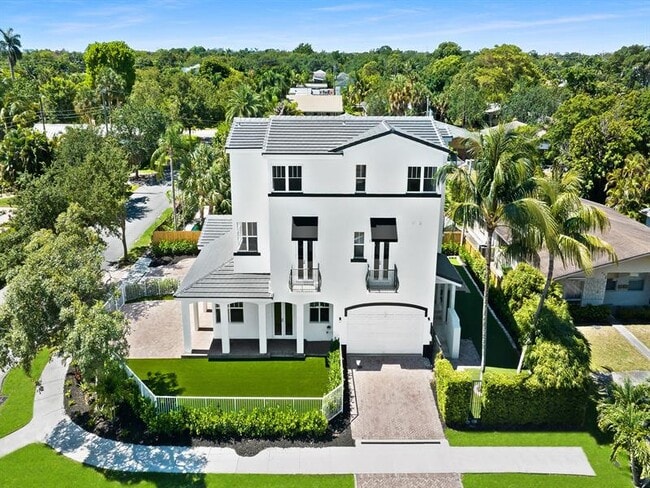 property at 802 SW 13th St