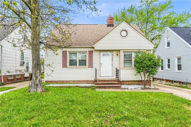 property at 21603 Hillgrove Ave