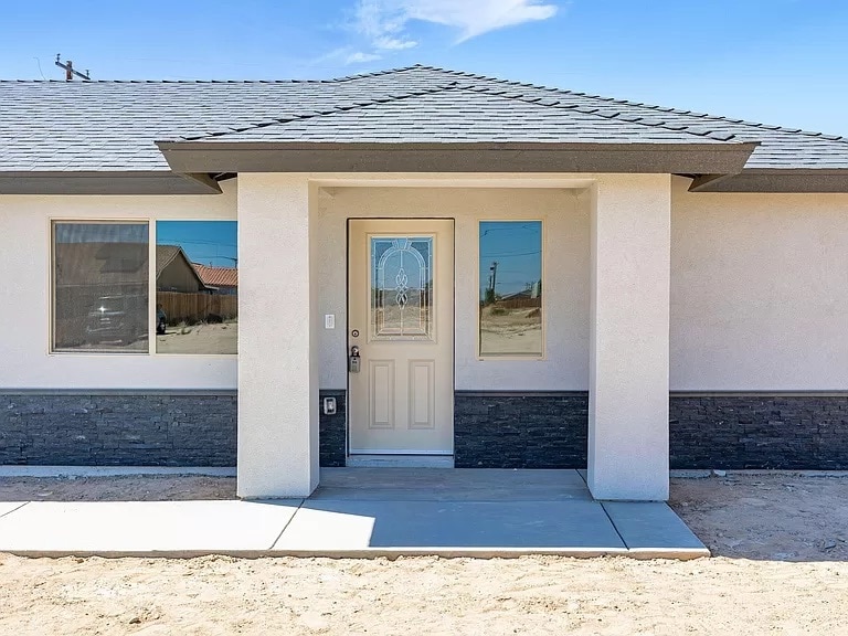 9910 Karen Ave in California City, CA - Building Photo