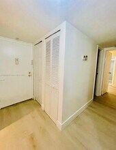 4344 NW 9th Ave in Pompano Beach, FL - Building Photo - Building Photo