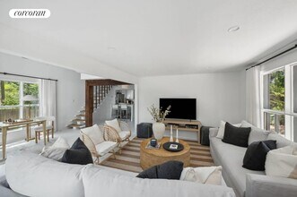 201 Cove Hollow Rd in East Hampton, NY - Building Photo - Building Photo