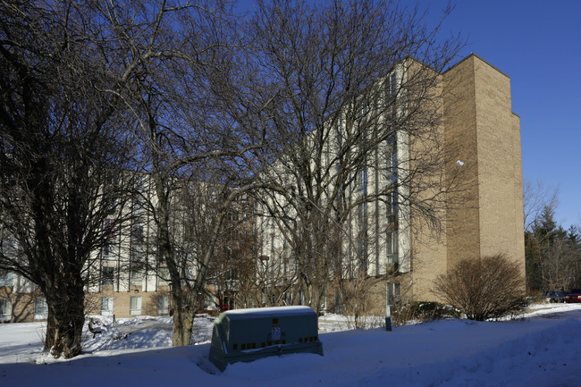 Leonard Terrace in Grand Rapids, MI - Foto de edificio - Building Photo