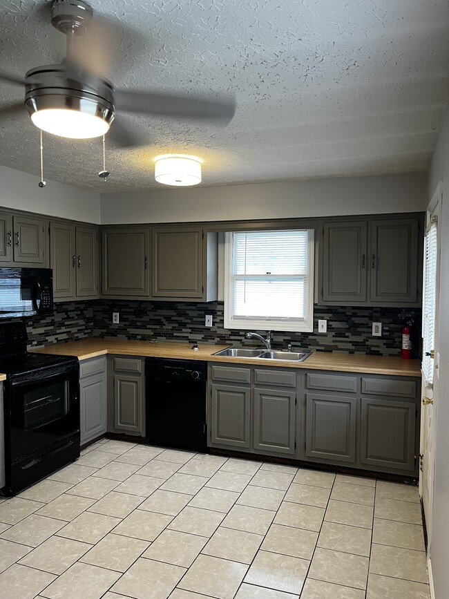2806 Blendon Woods Blvd in Columbus, OH - Building Photo - Building Photo