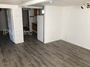 443 SW 7th St-Unit -A in Newport, OR - Building Photo - Building Photo