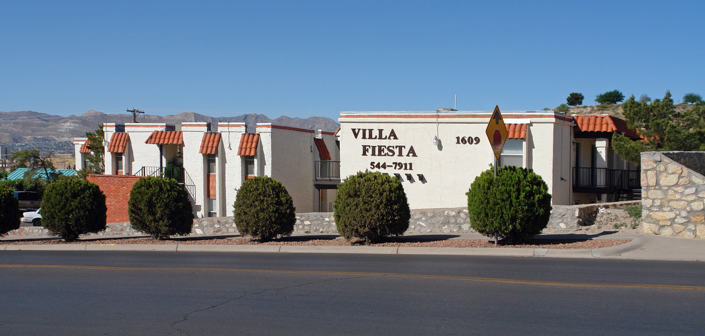 Villa Fiesta in El Paso, TX - Building Photo