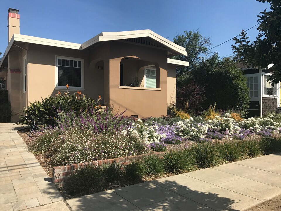 808 Howard Ave in Burlingame, CA - Building Photo