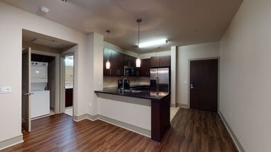 1818 Platinum Triangle in Anaheim, CA - Foto de edificio - Building Photo