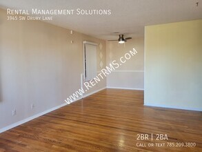 3945 SW Drury Ln in Topeka, KS - Building Photo - Building Photo